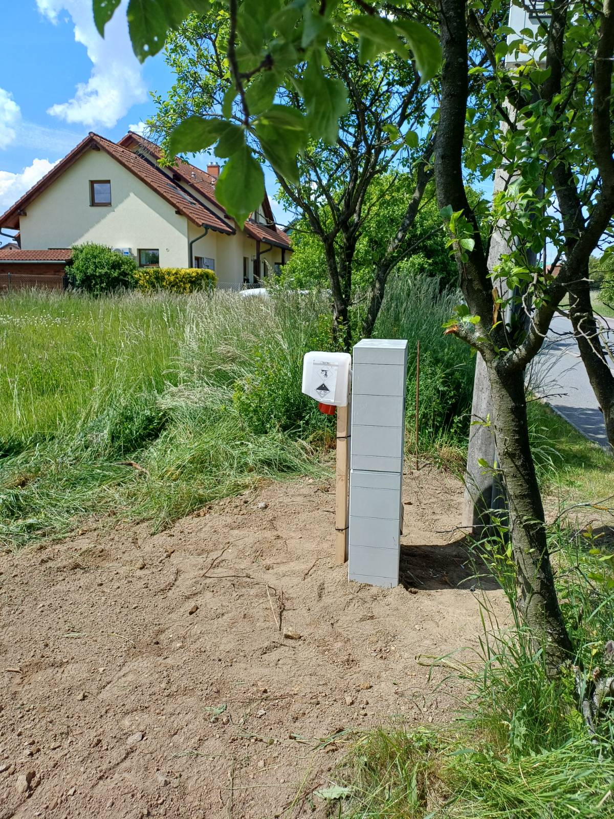 Hotovo z boku